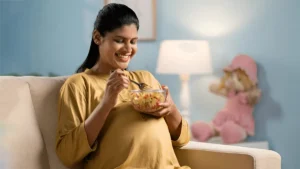 Pregnancy Diet: प्रेग्नेंसी में सेहतमंद रहने के लिए जरूरी फल