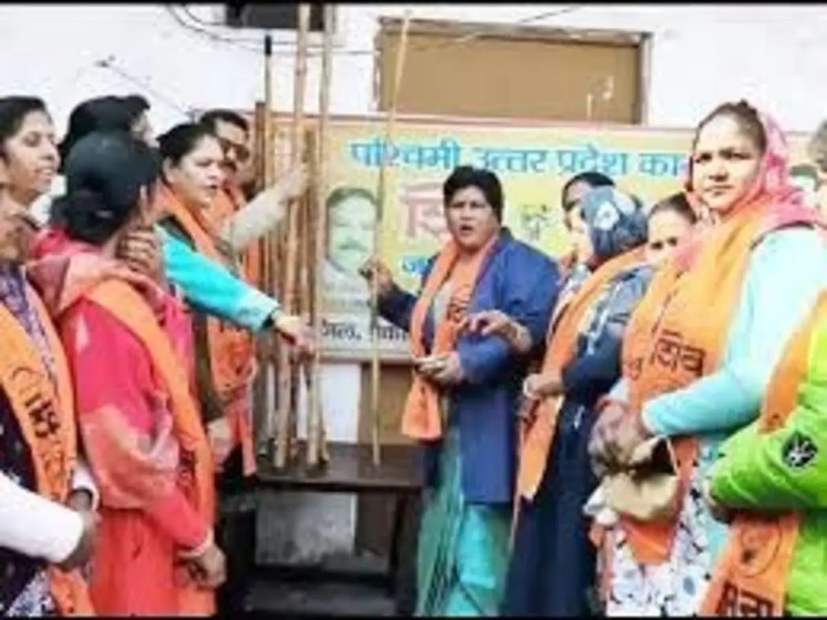 Uttar Pradesh: वैलेंटाइन से पहले चेतावनी का एलान, बाबू-सोना रहें सावधान