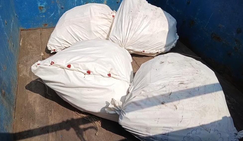 तस्कर गिरफ्तार, कोर्ट में पेश