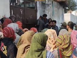 मथुरा महावन में मृत मिले परिवार के पांच सदस्यों का घर