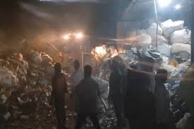 धमाके की आवाज पांच किलोमीटर तक सुनाई दी