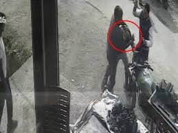 सपा नेता का हमला, दुकानदार घायल