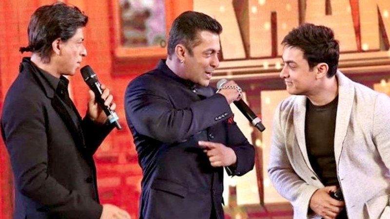 Three khans: तीनों खान में कौन सबसे ज़्यादा पढ़ा-लिखा? जानिए शाहरुख़, सलमान ,आमिर की शिक्षा का पूरा सफर