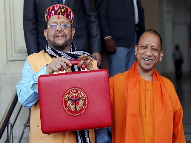 UP Budget 2026-27: आत्मनिर्भर-विकसित उत्तर प्रदेश की दिशा में बड़ा कदम, कृषि, रोजगार और उद्योग पर जोर