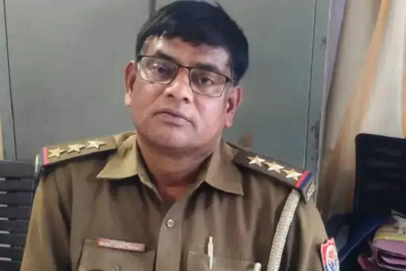 प्रयागराज में एंटी करप्शन का बड़ा एक्शन: थाने के भीतर 75 हजार की घूस लेते इंस्पेक्टर गिरफ्तार