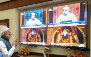 Ram Navami Surya Tilak: अयोध्या में रामलला का दिव्य सूर्य तिलक