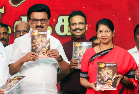 डीएमके और एआईएडीएमके के बड़े वादे