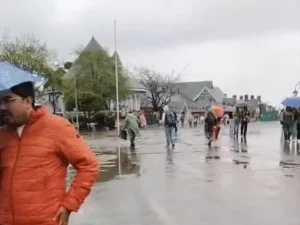 देशभर में बदला मौसम