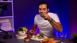 Night Eating Syndrome: आधी रात को भूख लगने का क्या है असली कारण