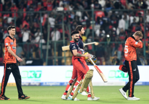 आरसीबी की 6 विकेट से जीत