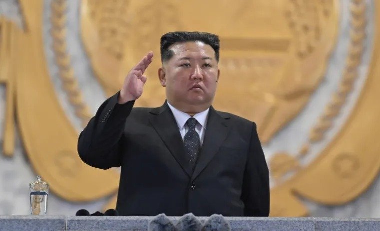 North Korea Missile Attack: ईरान-इजरायल टेंशन के बीच किम जोंग उन ने भी दागी बैलिस्टिक मिसाइल