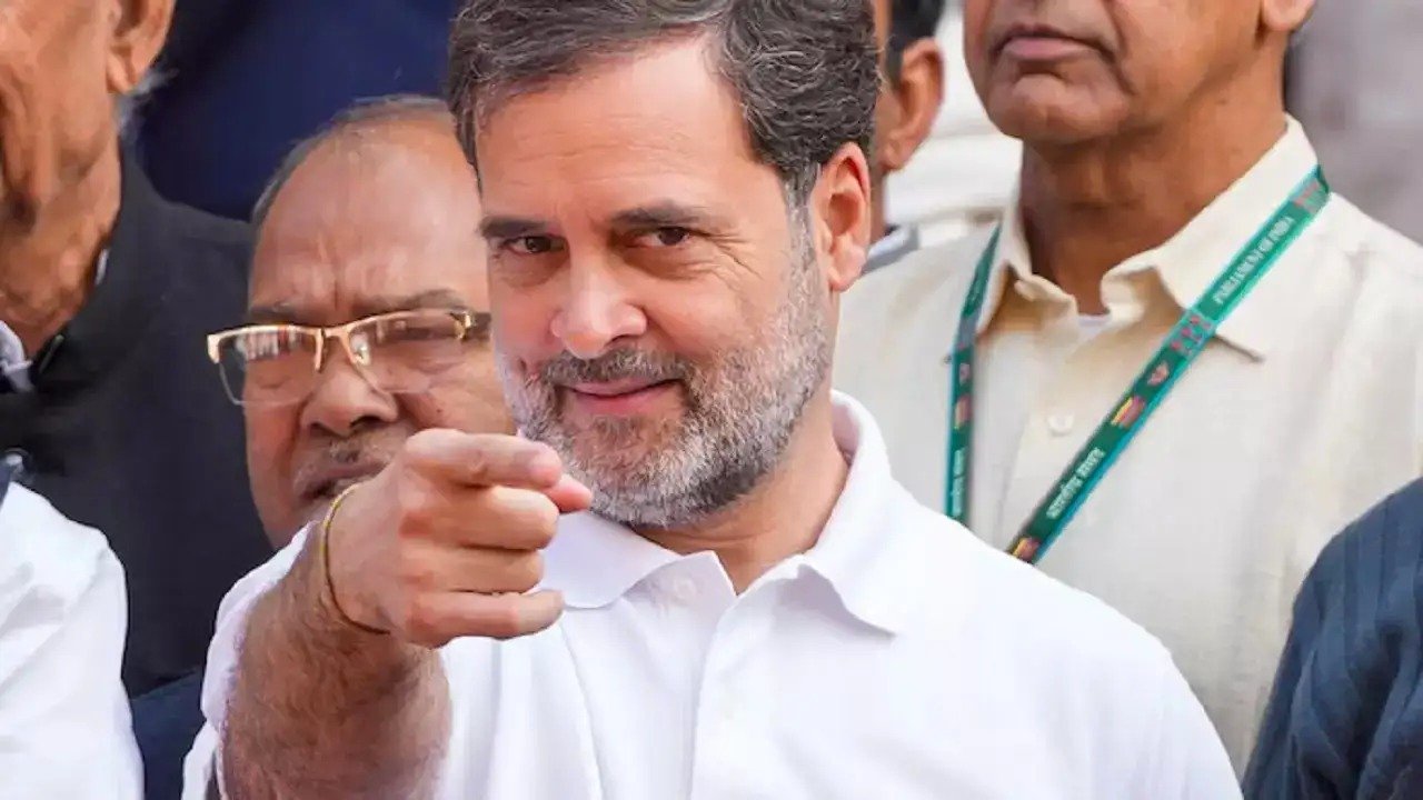 देश से माफी माँगें राहुल गाँधी