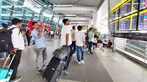 Middle East Flights Cancelled: 100 से ज्यादा उड़ानें रद्द