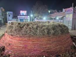 फालैन गांव की अनोखी होली परंपरा