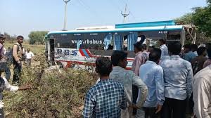 रायपुर-बिलासपुर हाईवे पर दर्दनाक हादसा