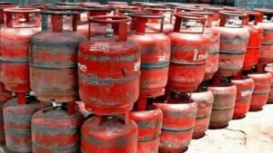LPG Gas Cylinders: सिलेंडर न मिले या डीलर करे मनमानी तो यहां करें शिकायत
