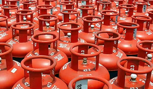 LPG को लेकर बड़ा अपडेट: शहर में 25 दिन, गांव में 45 दिन बाद होगी अगली सिलेंडर बुकिंग — जानिए आपके इलाके का नियम
