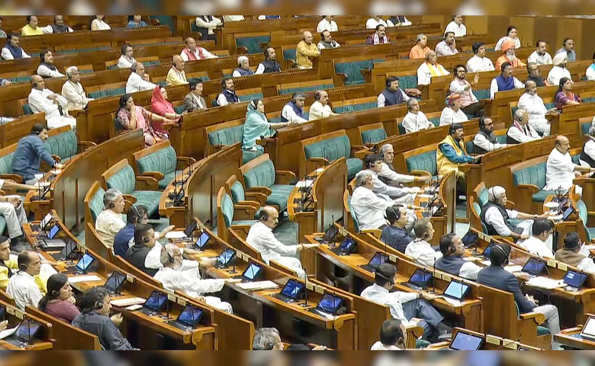 महिलाओं को 33% आरक्षण