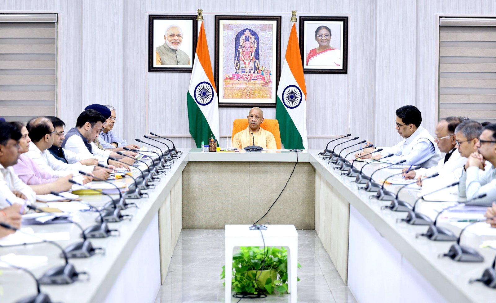 नव दुर्गा और ईद पर CM योगी के कड़े निर्देश