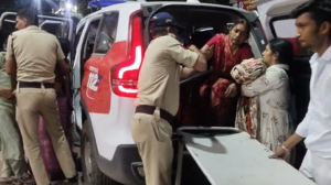 तेज रफ्तार का कहर: बस-ट्रक की भीषण टक्कर