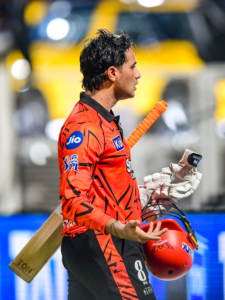 केकेआर मैच के बाद अभिषेक शर्मा पर लगा जुर्माना