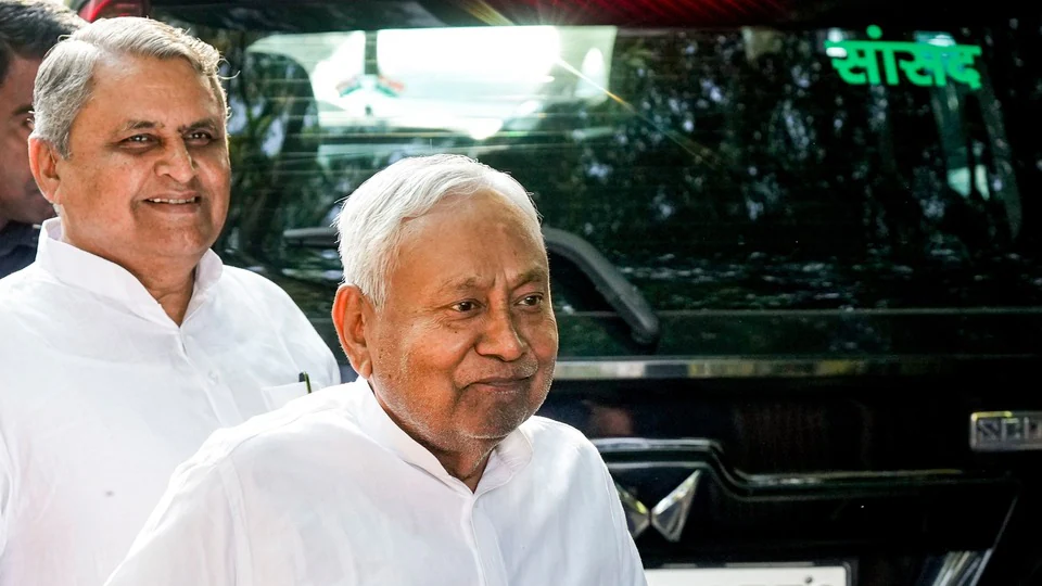 आज शपथ लेंगे नीतीश कुमार