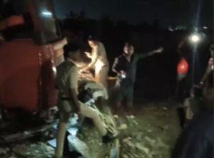 Bhopal CNG Truck Accident: घर में घुसा टैंकर, मासूम की मौत