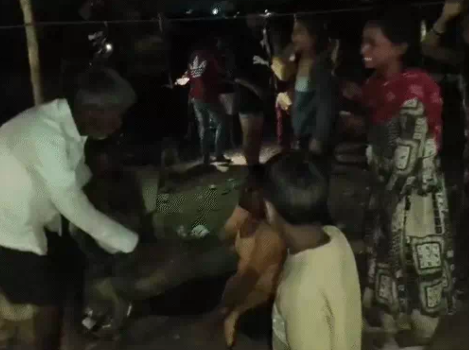 घर में घुसा टैंकर, मासूम की मौत