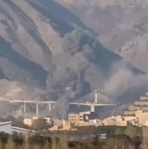 US Israel Vs Iran War:  ट्रम्प की चेतावनी, ईरान बोला- सरेंडर तक जंग