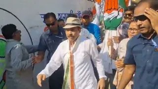 मुर्शिदाबाद में चुनाव प्रचार के दौरान अधीर रंजन चौधरी पर हमला