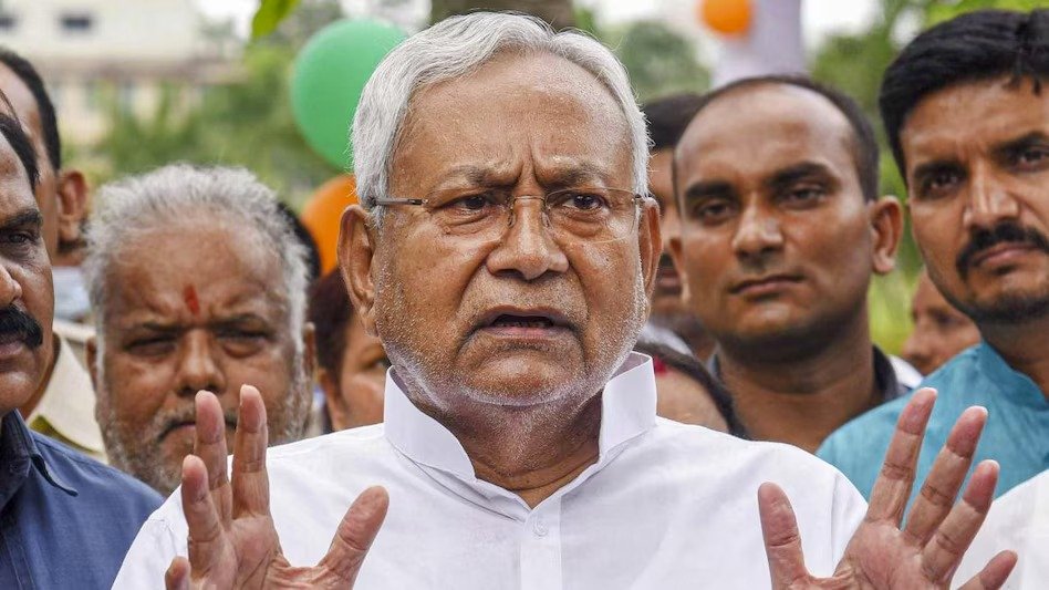 इस्तीफे के बाद बोले नीतीश कुमार