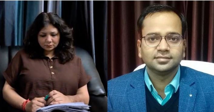 फिरोजाबाद की तहसीलदार रेखा शर्मा का आरोप है कि DM रमेश रंजन ने उनके खिलाफ एक जांच शुरू की और उसे खत्म करने के नाम पर रिश्वत