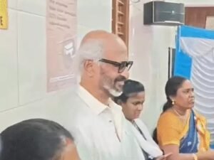 तमिलनाडु के चेन्नई में रजनीकांत ने मतदान किया