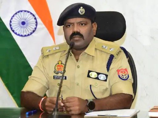 झांसी पुलिस महकमे में 370 सिपाहियों के तबादले पर सवाल