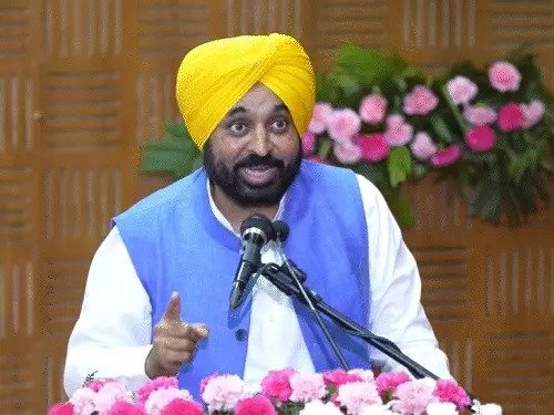 7 सांसदों ने छोड़ी AAP