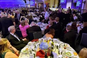 इट हाउस डिनर में अचानक गोलीबारी से मचा हड़कंप