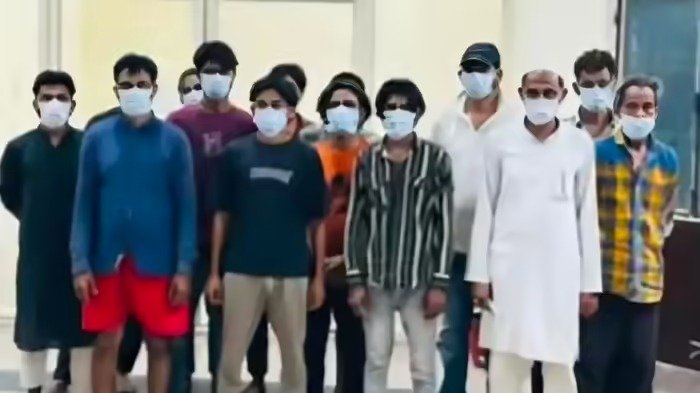 अलीगढ़ में आरोपी को गिरफ्तार करने पहुंची पुलिस पर हमला