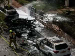 ईरान में गिरा अमेरिकी विमान, पायलट लापता