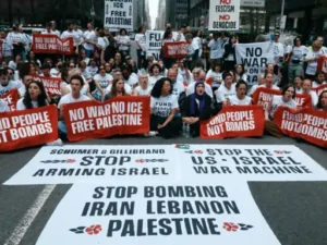 होर्मुज नाकाबंदी के बीच चीनी टैंकर ने तोड़ी बंदिशें