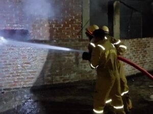 Haridwar Showroom Fire: इलेक्ट्रॉनिक शोरूम और स्टोर में भड़की आग