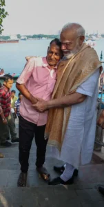 हुगली नदी में प्रधानमंत्री की नाव यात्रा