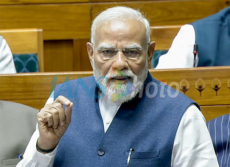 क्रेडिट का ब्लैंक चेक ले लो जी..एड देकर सरकारी खर्चे से सबकी फोटो छपवा दूंगा! - PM मोदी का विपक्ष पर तंज