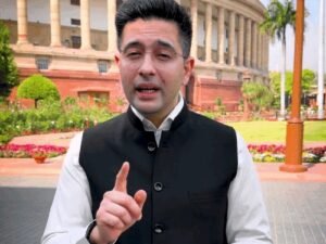 New Delhi: आम आदमी पार्टी में घमासान तेज, राघव चड्ढा को क्यों धोखेबाज बता रहे नेता?