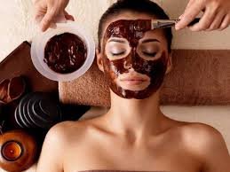 कॉफी और हल्दी फेस मास्क से चमकदार त्वचा