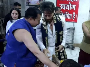 Akshay Kumar Ujjain Visit: अक्षय कुमार टाइगर श्रॉफ महाकालेश्वर मंदिर पहुंचे