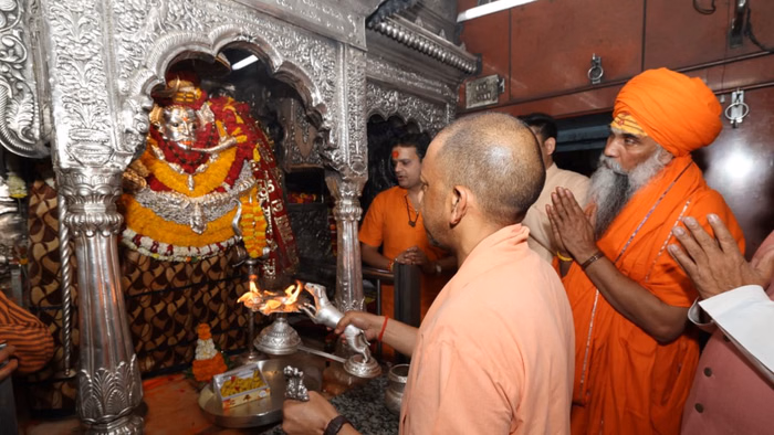 CM yogi Adityanath  in kashi