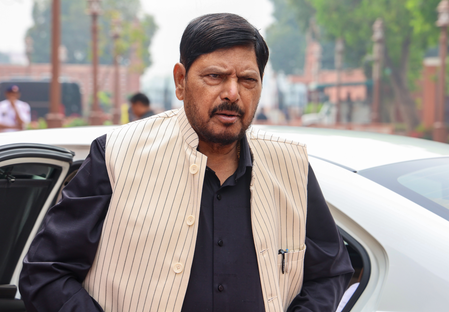 Lucknow: यूपी में चुनाव लड़ेगी अठावले की पार्टी ! सहयोगी के नाते भाजपा से मांगी 25 सीटें, नहीं दी तो अकेले लड़ेंगे