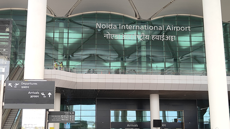 Greater Noida: नोएडा इंटरनेशनल एयरपोर्ट से जल्द शुरू होंगी उड़ानें, यात्रियों की सुरक्षा के लिए पूरी तरह तैयार