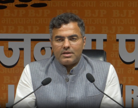 New Delhi: प्रवेश वर्मा ने केजरीवाल की पार्टी को क्यों बताया 'आलीशान आदमी पार्टी' ? किसे कहा दिल्ली का 'रहमान डकैत' ?