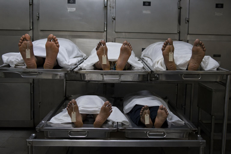 Tirupati: पत्नी और मां की हत्या करने के बाद खुद ट्रेन के आगे कूद गया, उसे बचाने की कोशिश में बच्चों की भी मौत